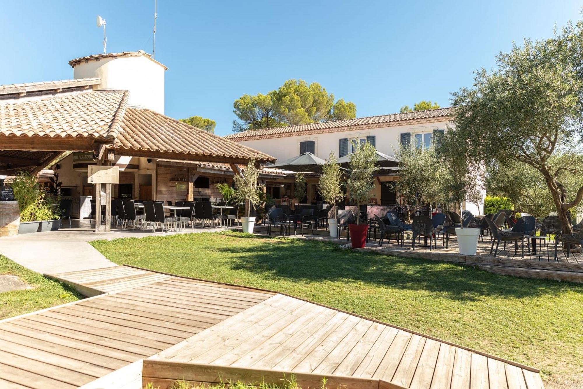 Hotel Les Prés du Roi à Sommières Extérieur photo