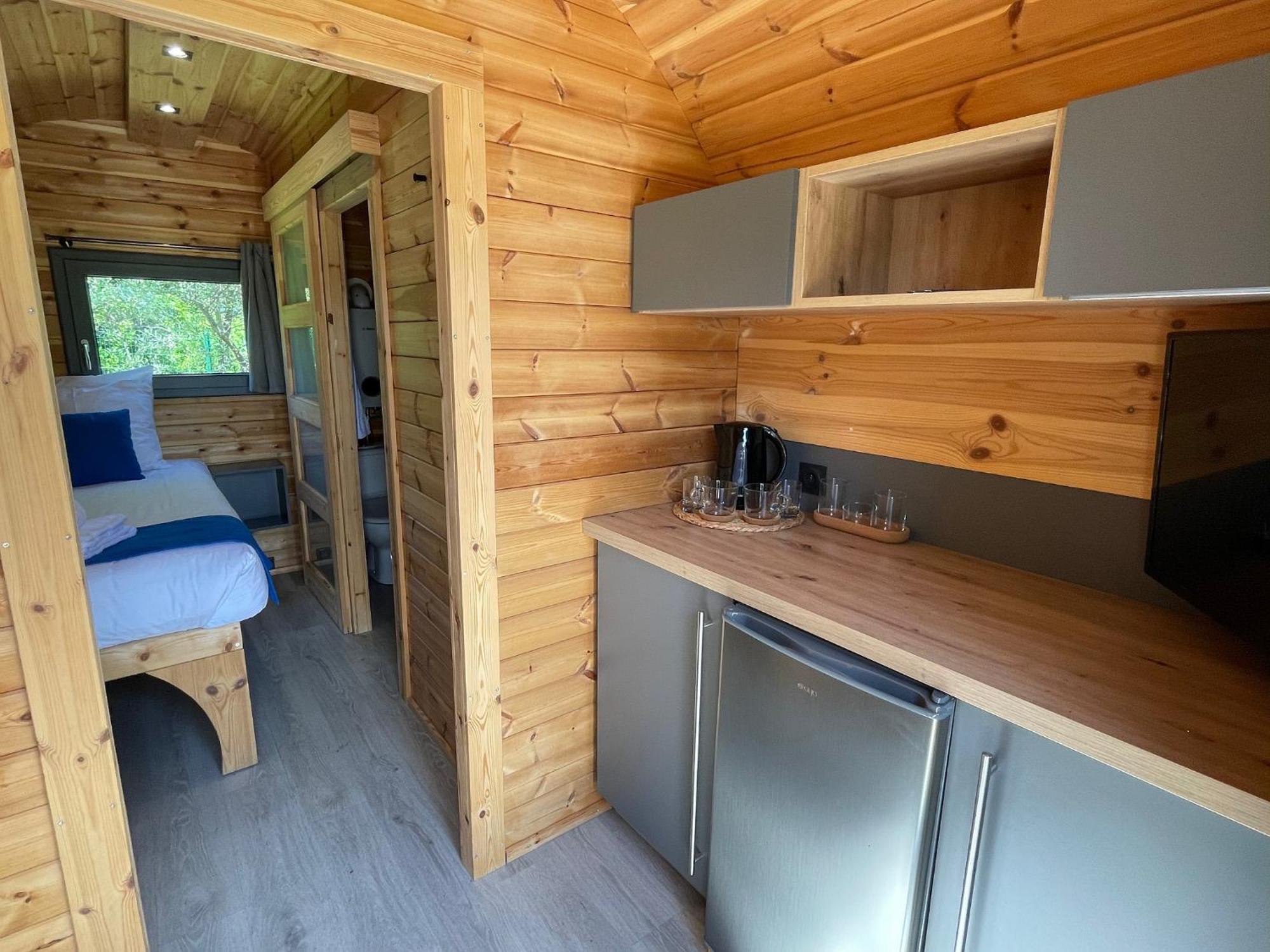Hotel Les Prés du Roi à Sommières Extérieur photo